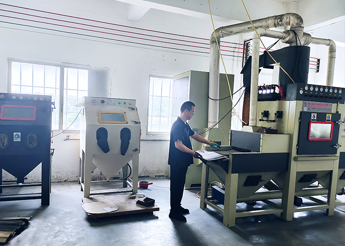 Go in Boju packaging machine manufacturing wokingshop with Ivy